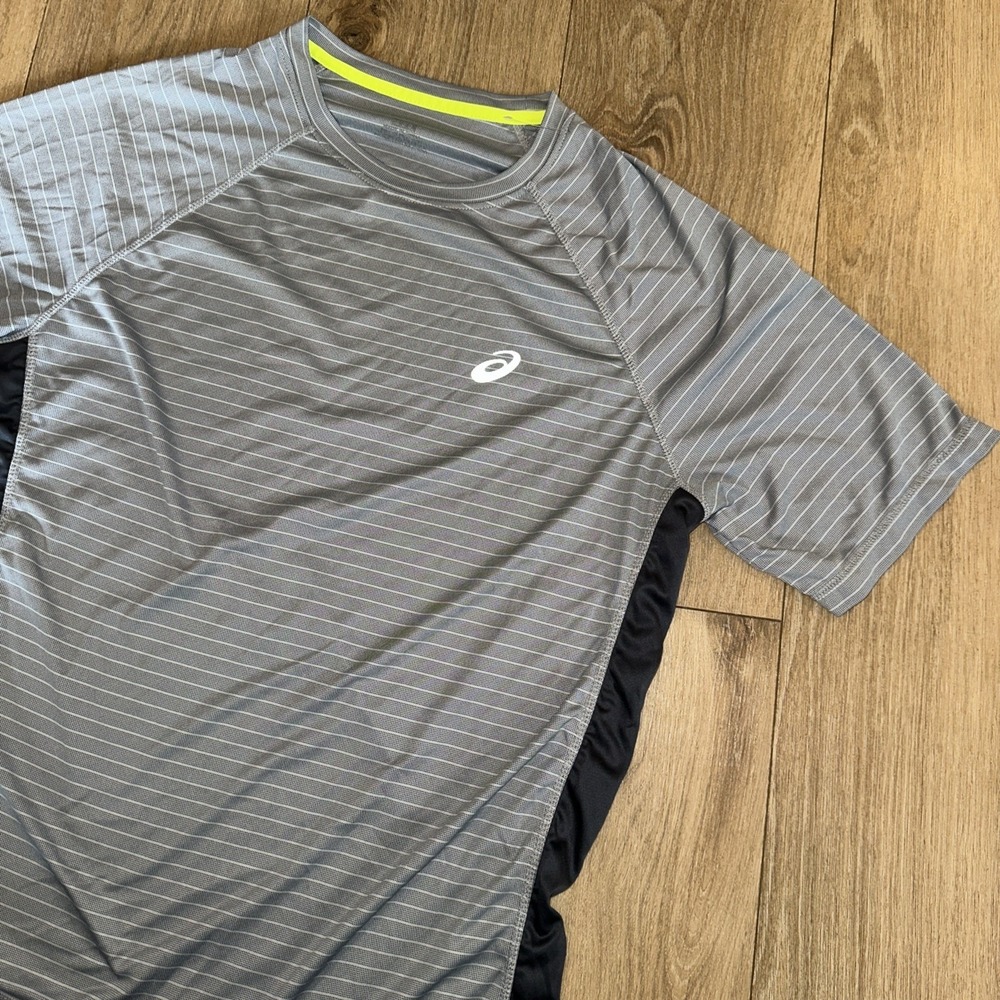 ASICS Men's Performance Running‎ Shirt Large S/S Grey Stripe Logo Gym